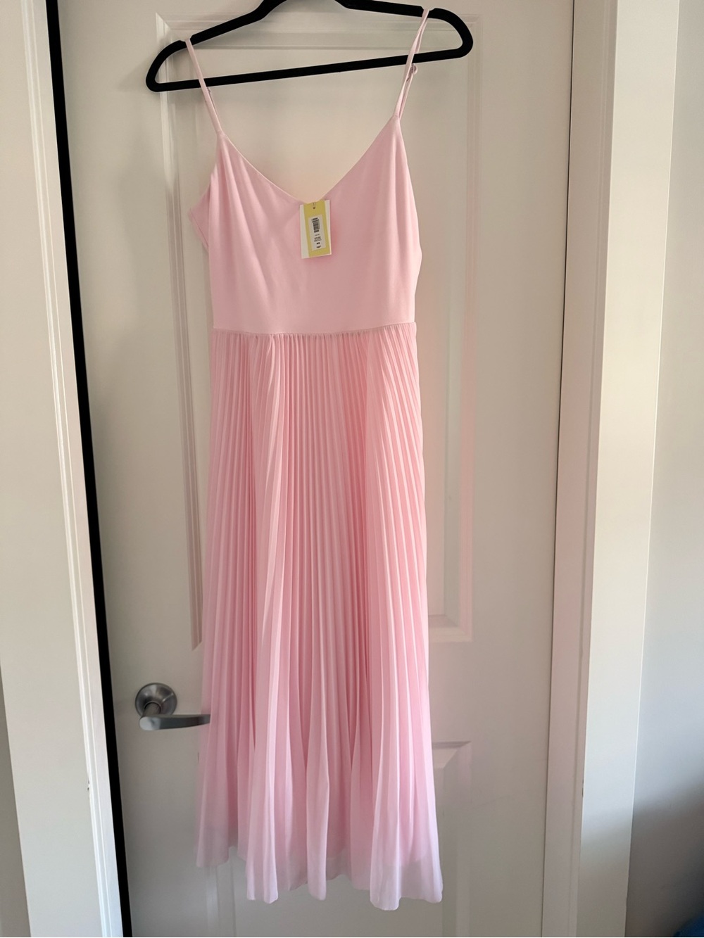 Aritzia Wilfred Julianne Pleated Midi Dress Pink